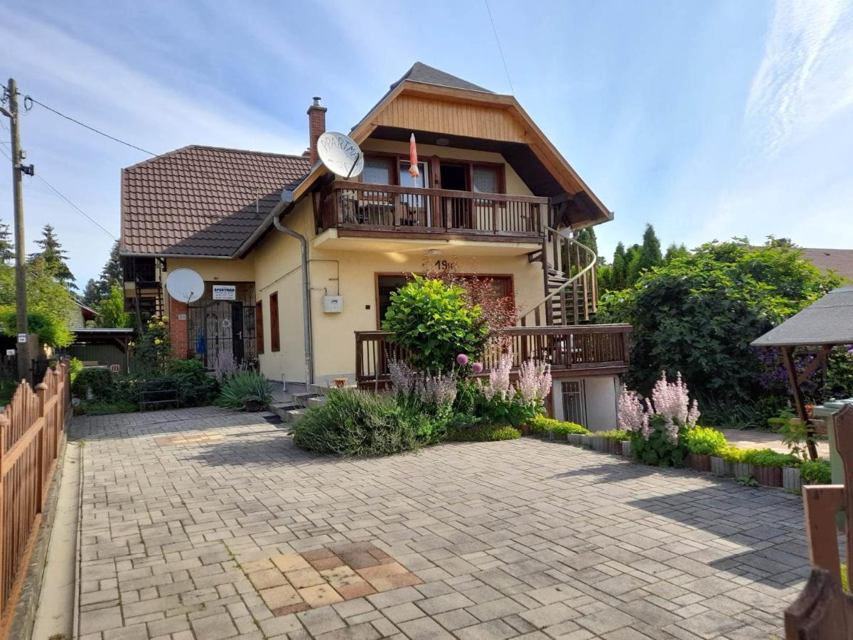 Harmonia Vendeghaz 100 Meterre Az Igali Gyogyfuerdotol Apartment Exterior photo