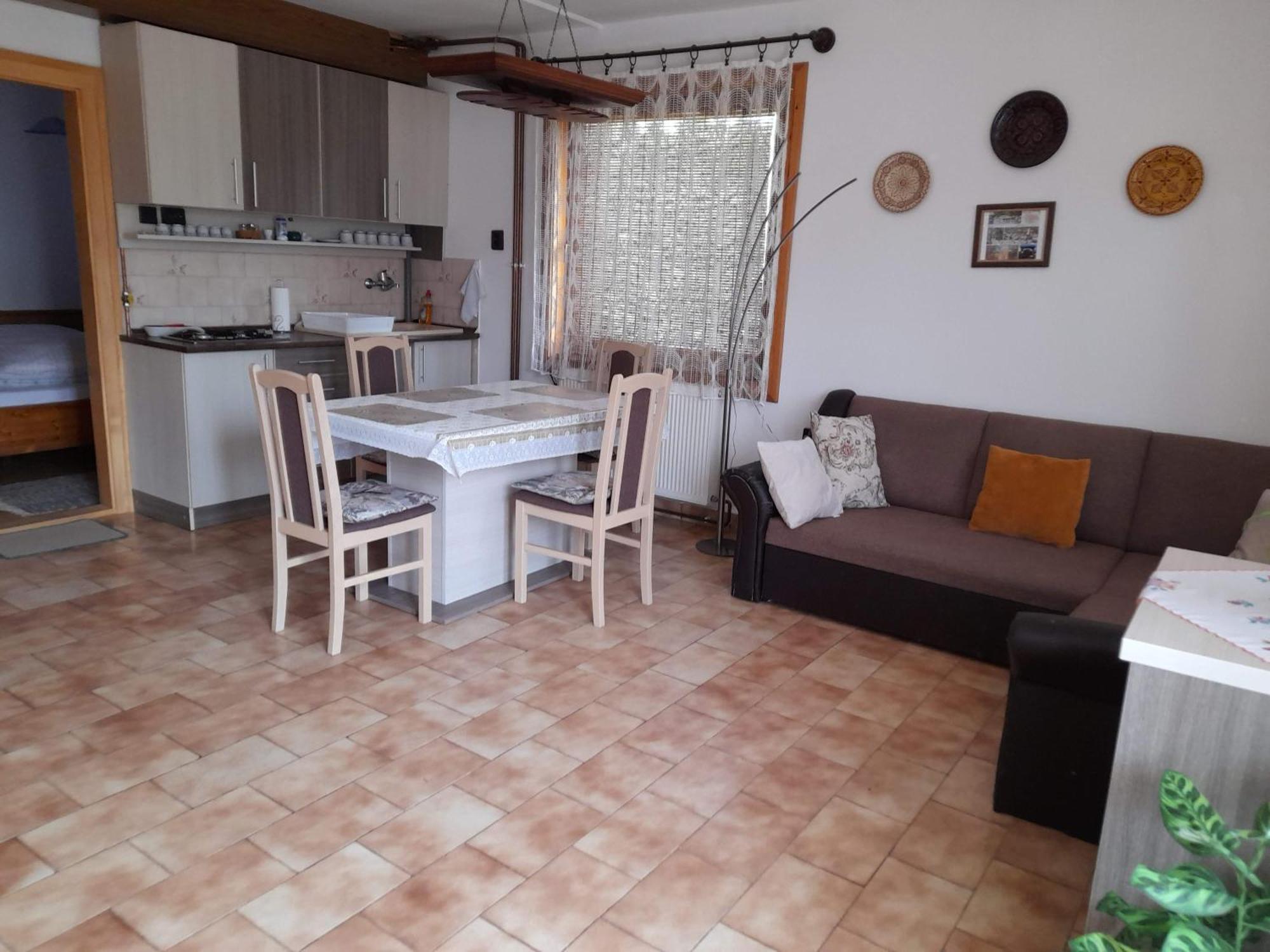 Harmonia Vendeghaz 100 Meterre Az Igali Gyogyfuerdotol Apartment Exterior photo